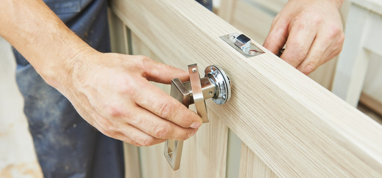 interior door repair Willowbrook